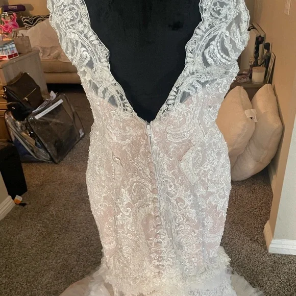 Wedding dress size 14 - Picture 2 of 10